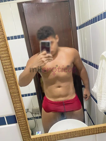 Faco academia tenho um port fisico grande sou alto moreno masculo discreto macho nao tenho local mas atendo em motel hotel sua residencia sexo com pre...