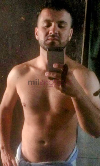 Atiendo en domicilio hoteles motelesetc hombre chileno de compania para citas y encuentros sexuales solo mujeresmi descripcion es la siguiente amablee...