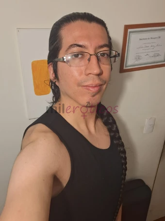 Ofrezco servicio de masajes relajantes y descontracturantes la sesion de masajes ayuda a aliviar el estres y molestias musculares incluye piernas pies...