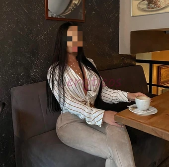 Ola nobres cavalheiros me chamo jordana sou uma mulher casada muito experiente envolvente bem cuidada e que adora viver bons momentos sou sigilosa e m...