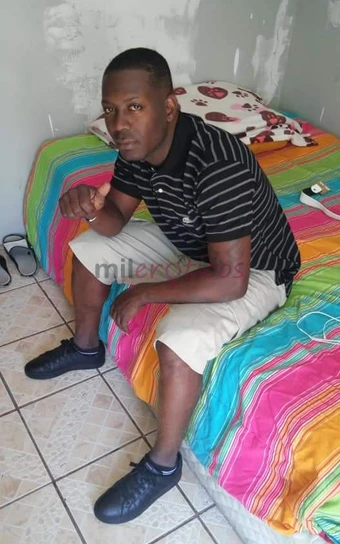 Hago salidas fuera y dentro de santiago hago masajes eroticos con todo los juguetes me gusta aser de todo soy feliz complaciendote que cientas del pla...