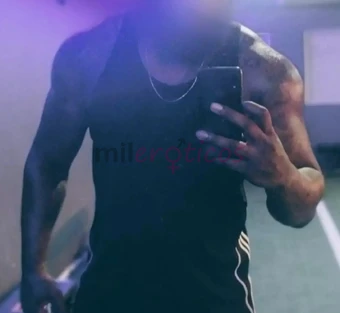 Sou blackgg 22 cents massagista dominador profissional do sexo sem frescura 1 94 de altura dote 22 x 8 tatuado forte 125 kilos musculoso tipo ator por...