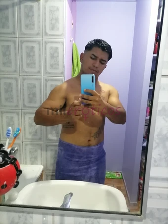 Holaa soy javier tengo 25 anos soy un joven moreno muy activo o pasivo como ustedes quieranhago solamente domicilio o motelessoy un joven muy simpatic...