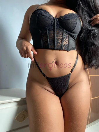 Ola lindo prazer sou a vivi 19 aninhos sou morena 1 65 de altura 64 kg com curvas bumbum grande redondo seios firmes bom de voce mamar meu atendimento...
