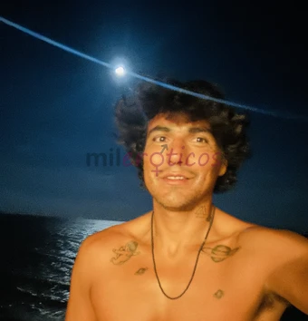 Profesional dos carreras entretenido alto 1 88atractivonunca es tarde para vivir nuevas experiencias y mas si es laboral siempre pense y nunca lo hice...