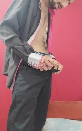 Ola sou o virtual boy perfil rustico e bruto na medida certa me considero fetichista por macho ao natural brasileiro 25 anos peludo nao circuncidado 2...