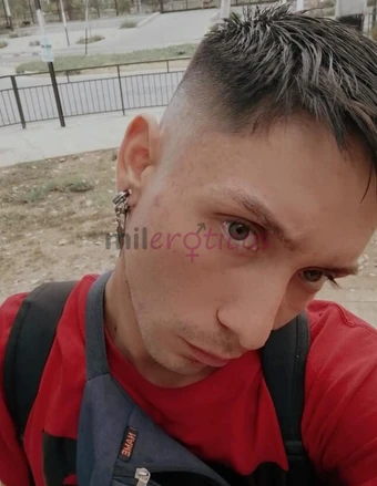 Hola como estas mi nombre es alexander y estoy dispuesto a satisfacer tus fantasias soy un joven delgado y semi velludo en busqueda de pasar un buen r...