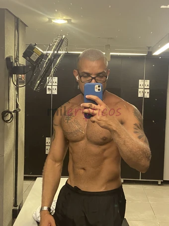 Ola deixe me me apresentar a voces meu nome e juan riveros tenho uma otima aparencia corpo malhado e algumas tatuagens 27 anos 1 85 de altura 90 kg so...