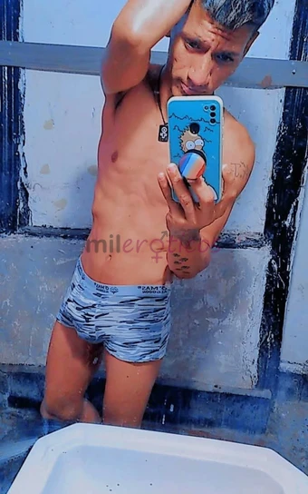 Hola saludos x aca chico venezolano recien llegado a coquimbo ofreciendo mis servicios sexuales y de masajes dispuesto a complacer tus fantasias cuent...
