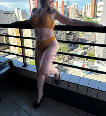 Ola sou a monique venha se divertir comigo sou baixinha magra cabelos loiros curto faco atendimento em motel faco sexo anal bem gostosinho venha satis...