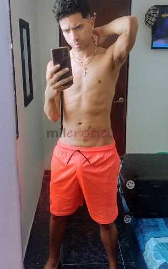 Ven y prueba este macho nuevo en tu ciudad para darte como a rata 21 cm de placer fiestero me gusta mucho el culo a disfrutar al maximo 179 cm flaco a...