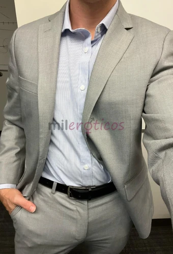 Tenho 39 anos 1 98 de altura 103 kilos branco sou casado e fiz esse perfil pra poder comer casados heteros nao curto afeminado eu nao cobro pelo servi...