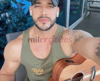 Descricaoguilherme gomesdotado macho discreto com experiencia com iniciante e timidos me chamo guilherme local discreto sem porteiro 181 de altura22 c...