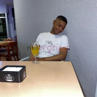 Hola mucho gusto me presento mi amor mi nombre es david y he llegado a esta cuidada para hacerte vivir un momento inolvidable lleno de mucho sexo y pl...