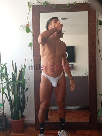 Chileno 38 anos inter con ganas de dar y recibir de hacerte sentir un buen rato de placer puedo hacerte llegar al climax con una buena mamada penetrac...