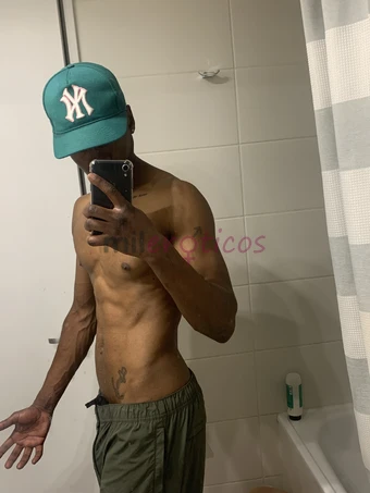 Ofrezco compania intima discrecion absoluta y momentos intensos disenados para que disfrutes sin limites conmigo tendras una mezcla de dulzura y picar...