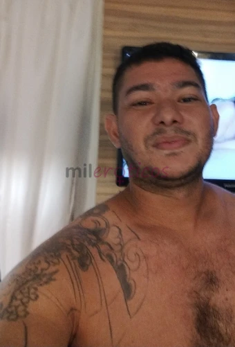 E ai tudo bem me chama donato e estou aqui pra realizar seus fetiches sou dotado e danado ja sou experiente na area voce nao tera problemas com inibic...