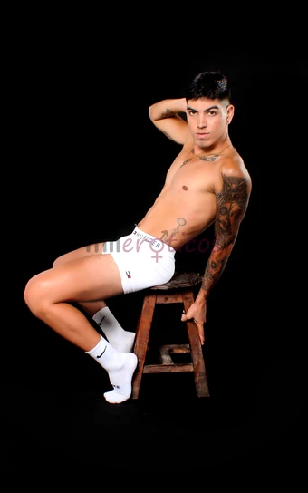 Hola soy un chico sexy y varonil respetuoso y muy profesional estare disponible para complacerte y hacerte vivir momentos unicos en vivo y en directo...