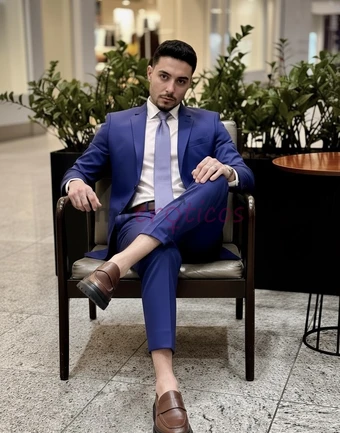 Logan leblanc o seu amante profissional prepare se para viver algo que vai alem do prazer comum eu sou logan leblanc o homem que entende o toque o olh...