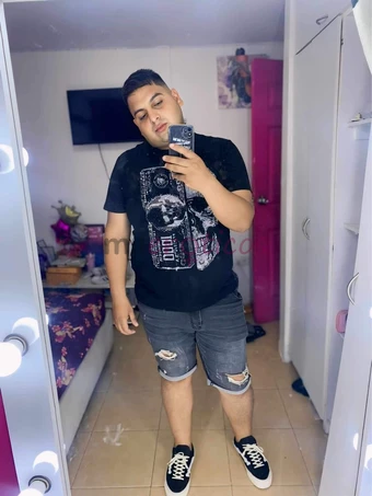 Soy un gordito con un culo aguantador soy sumiso perverso capaz de complacer cualquier tipo de fetiche hago encuentros personas y contenido solo perso...