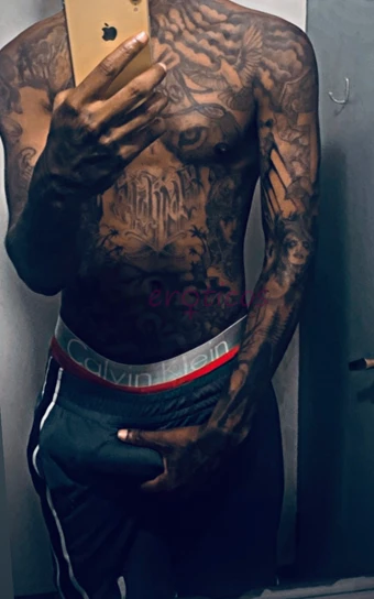 Soy sayko 28 anos atrevido directo y con una energia que no deja indiferente no juego a ser timido me gusta provocar leer tu ritmo y llevarte justo al...