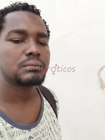 Boa noite bom dia boa tarde sou marcos tenho 23 anos e sou de nova iguacu sou um jovem rapaz que adora chupada no ovo e adoro chupar tambem so nao dou...