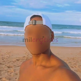 Dotado posturado que curte no sigilo humilhador de puta platado safado caliente chega mais e descubra quem come quieto come mais de duas vezes kk prio...