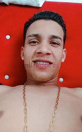 Sou mineiro e adoro uma putaria bem feita e umas coisas diferentes entra em contato pra conhecer o novinho fazer umas coisas diferentes adoro novinha...