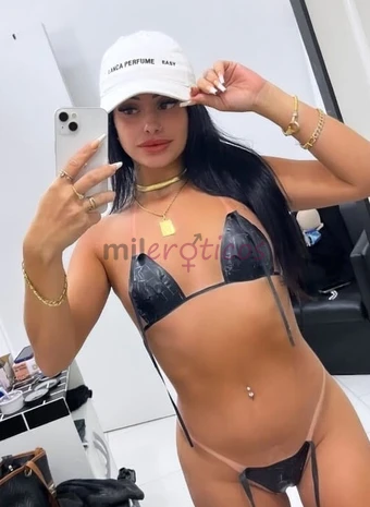 Morena atraente louca para satisfazer todos seus prazeresbaixinha cabelos longos bem bronzeada corpo mignon disposta a te dar muito prazer e satisfaze...