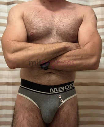 Hola soy steffano chileno maduro sofisticado muy discreto serio y profesional trabajo a domicilios dando unos masajes que te dejaran en tu maxima sens...