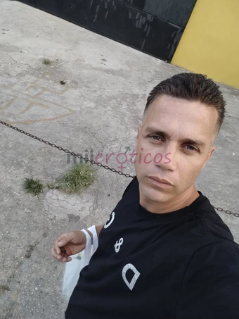 Me chamo raoni tenho 35 anos adoro uma aventura gostosa sou bi ativo simpatico cheiroso so chama minha hora 15070 minutos 70usd50 minutos 60usd30 minu...