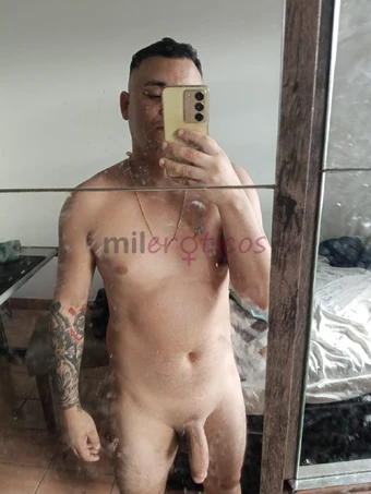 Atendo sozinho sou simpatico gosto muito de uma putaria gosto que faz um oral gostoso me arraia me xinga chama no meu numero e vamos nos divertir esto...