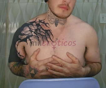 Sou homem trans homem de buceta tomo testosterona tenho grelao sou fetichista dominador realizo diversos fetichesdominacao dominacao financeirahumilha...