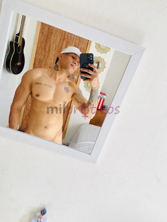 Hola soy un joven bisexual morboso dispuesto a cumplir todas tus fantasias ofrezco mis servicios sexuales los cuales incluyen besos oral caricias pene...