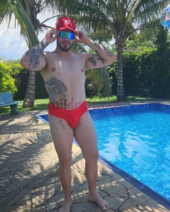 Sou um garoto educado discreto e muito responsavel ideal para quem valoriza seguranca respeito e boa companhia tenho boa apresentacao higiene impecave...