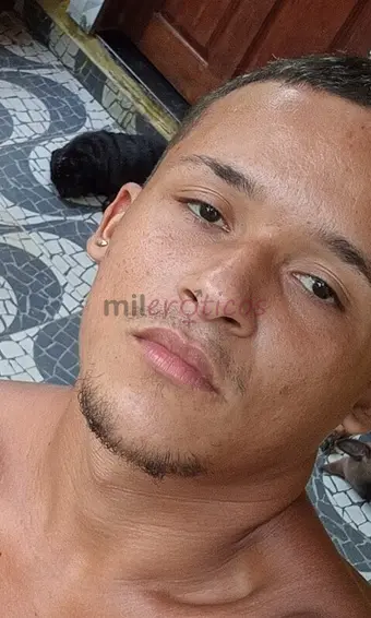 Sou discreto tenho 21 cm nao tenho local pra sexo vou ate o seu fica por sua conta sou bissexual sou pai trampo como ajudante de pedreiro 174 de altur...