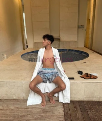 Me chamo bernardo acompanhante de alto padrao discreto educado atencioso comunicativo inteligente higienico jovem bonito bem humorado safado e com mui...