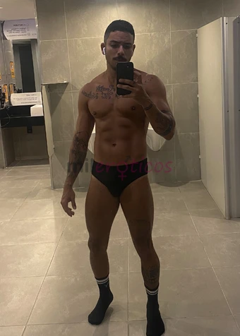 Acompanhante para homens que curtem boa companhia conversa facil e um clima gostoso gosto de deixar tudo leve sem pressa e sem tensao a ideia e curtir...