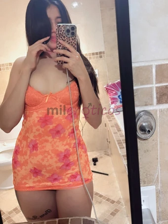 Soy una chica traviesa caliente y simpatica ofreciendo mis contenidos y hacemos travesuras por videollamada tambien no se olviden de preguntar por sus...