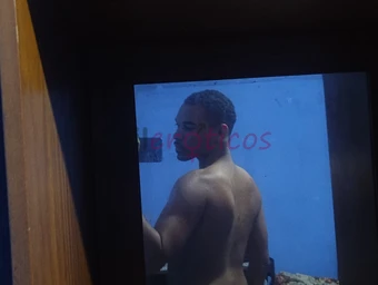 Sou novinho tenho 21 anos sou passivo e faco outros servicos extras vou ao seu local vou a motel e hotel tambem aguento muita pica rs mas o cuzinho co...