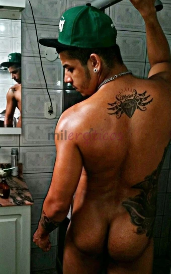 M e chamo hugo sou carioca como dizem da gema kk um cara de boa com vida que ama natureza praia animais e apaixonado por musica alem de cozinhar tambe...