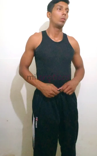 Yo te quitare esa calentura que siempre deja tu esposo despues del sexo yo tocare besare y lamere cada parte de tu cuerpo que tu marido no se atreve h...