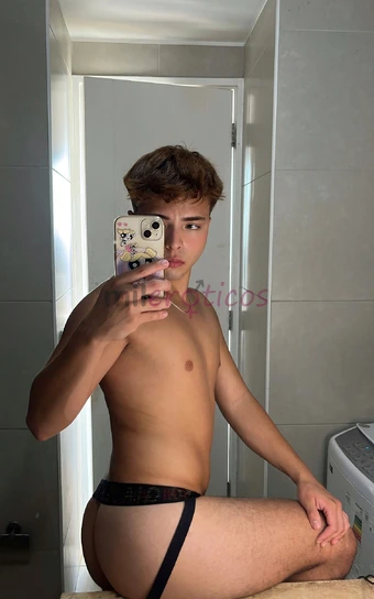Maxi 24 anos 1 62 de altura culoncito y suave soy regalon y carinoso soy pasivo 100 con lugar en macul y a domi con uber aparte ofrezco un rato agrada...