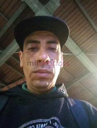 Ago servicios a mujeres maduras casadas jovenes solteras sin apuro buen trato buena compania y dispuesto a complacer las necesidades de mujeres para q...