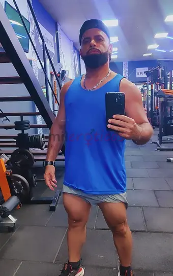 Sou o tipo de homem que nao precisa chamar atencao para ser notado presenca marcante postura mascula e uma combinacao rara entre inteligencia discrica...