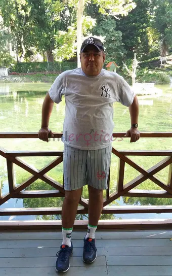 Homem maduro procura mulher ou mulheres para encontros sexuais casuais nao cobro nem pago adoro chupar boceta e cu tambem faco sexo a tres adoro chupa...