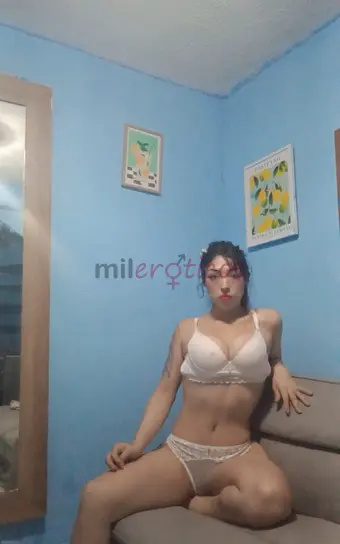 Hago momentos i hora doi besos caricias oral puede ser mutuobesos con lengua me dejo lamer mis pechos i vagina tengo un cuerpo voluptuoso i unos senos...