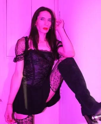 Hola soy una chica inteligente guapa y de mente libre enfocada en brindarte una experiencia de primer nivel fisicamente destaco por mi excelente cuerp...