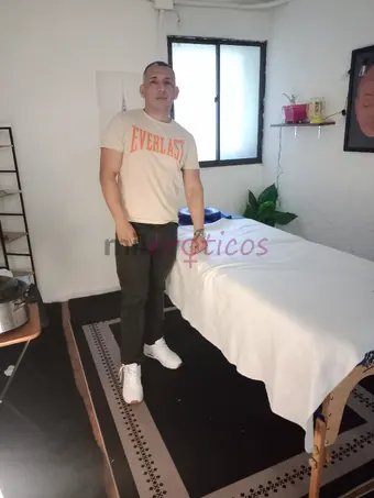 Soy un chico gay joven simpatico y de trato agradable busco ofrecer un momento diferente con buena conversacion confianza y mucha discrecion me caract...