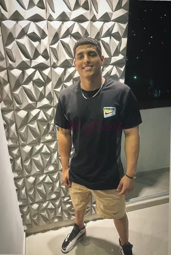 Soy versatil tengo servicio de video llamada y videos full calientes videos personalizados full lechero tambien hago encontros presenciales en la ciud...